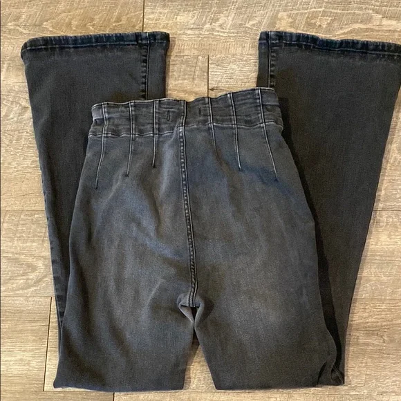 We The Free Jayde Flare Jeans Ridge Grey size 31 - Picture 7 of 9